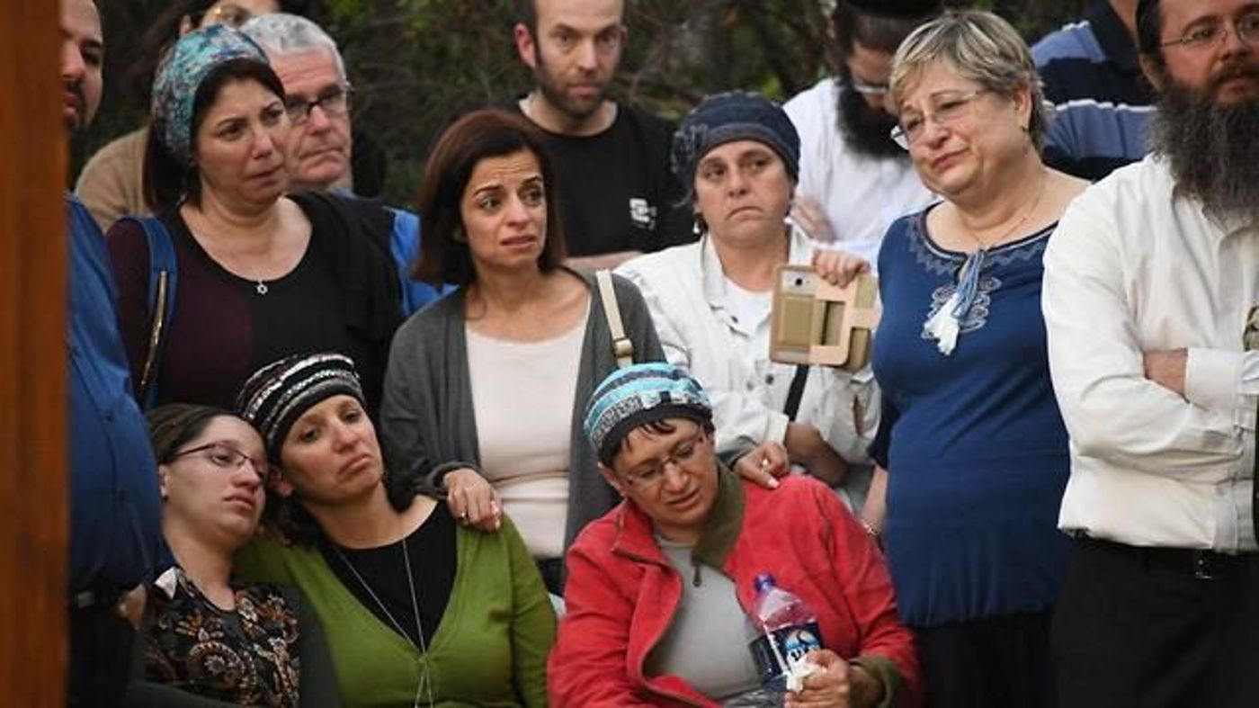 טרגדיה: המורה שנהרג לעיני בנו הובא למנוחות