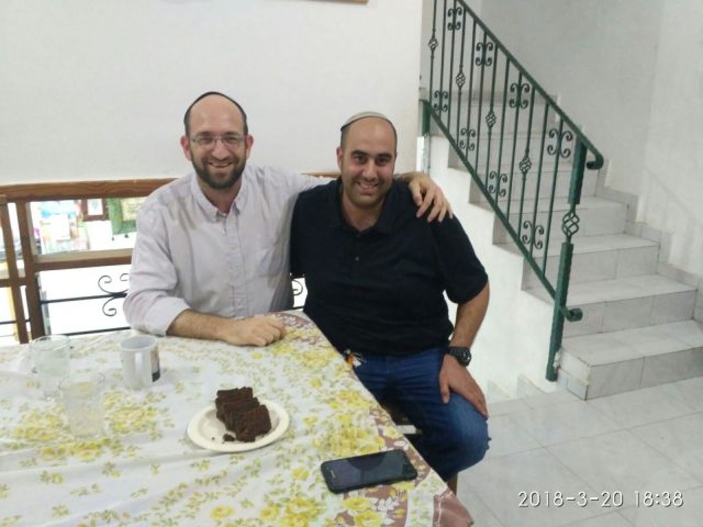 הנהג שאיבד את ההכרה עם החובש שהציל את חייו