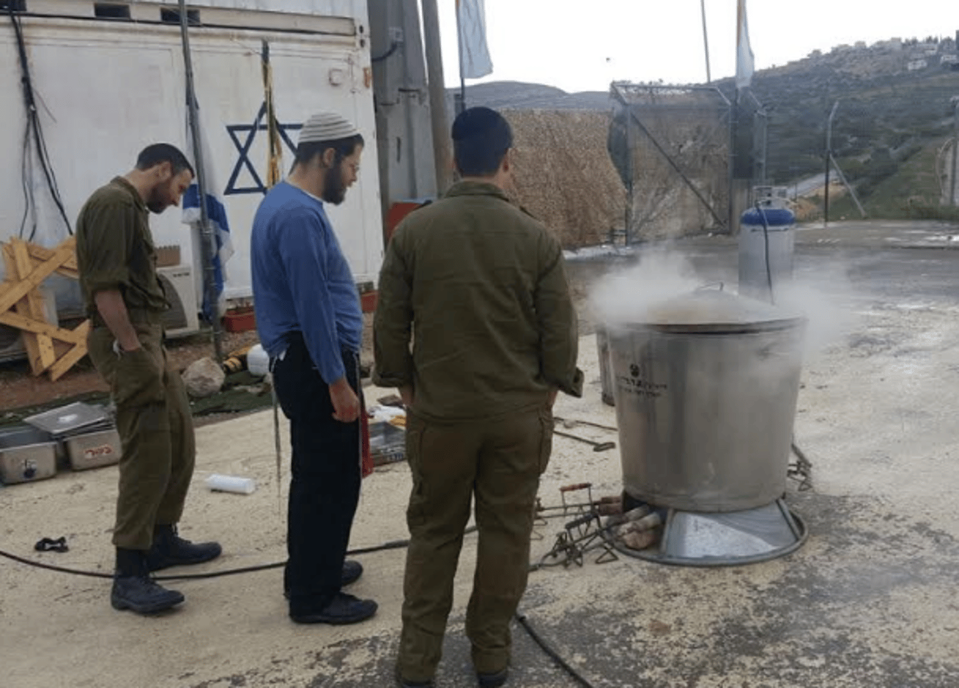 מאות בניש"ים גוייסו להכשיר את בסיסי צה"ל ולערוך סדרים מרכזיים