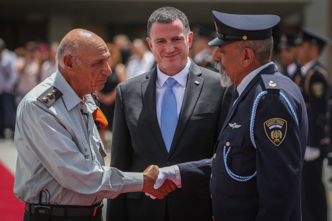 מפקד הטקס בגיבוי לאדלשטיין: "הוא צודק"