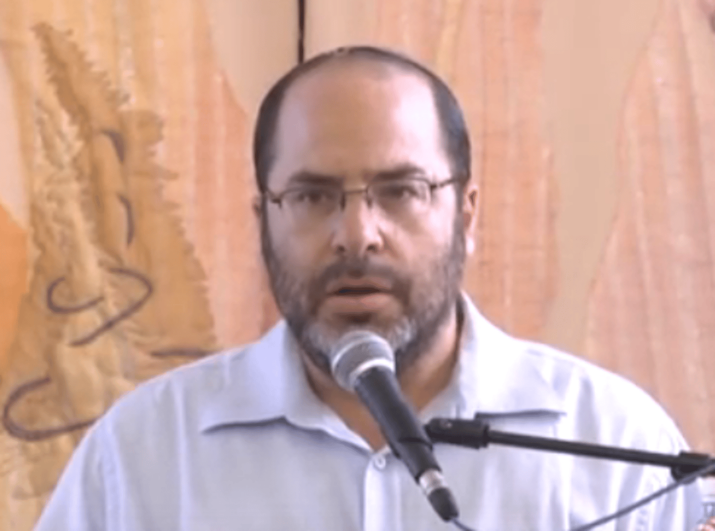 הרב אמנון בזק: "הסרטון של העתונאי החרדי- עזות מצח"