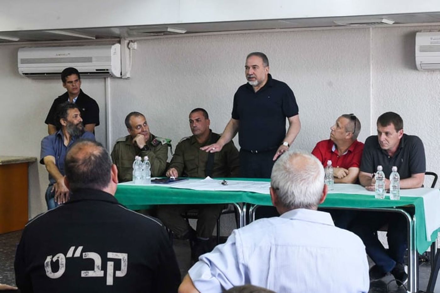 ליברמן: "לצלף מגיע צל"ש- לצלם טר"ש"