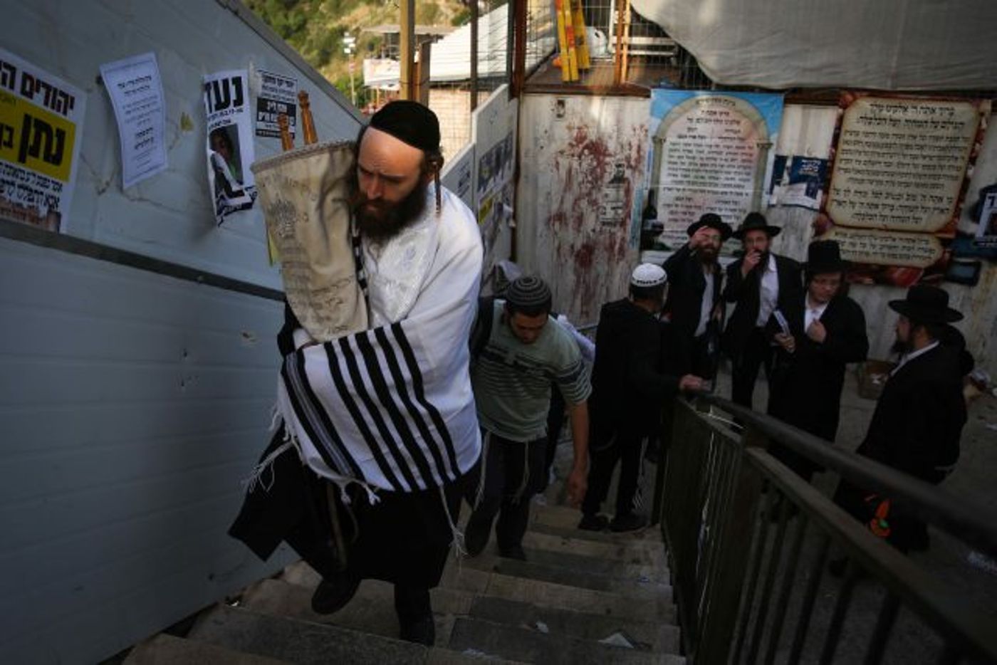 ל"ג שמח: אלפים חוגגים במירון• צפו בגלריה