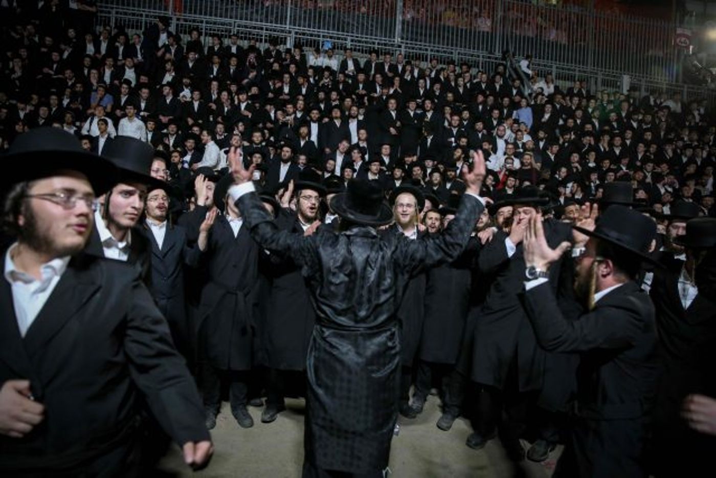 ל"ג שמח: אלפים חוגגים במירון• צפו בגלריה