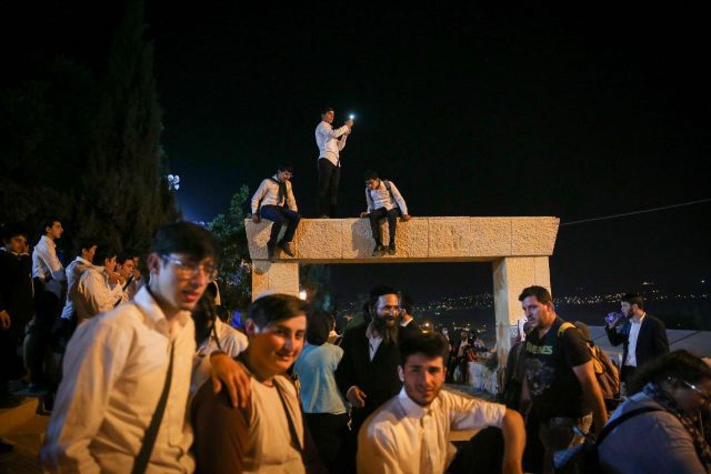 ל"ג שמח: אלפים חוגגים במירון• צפו בגלריה