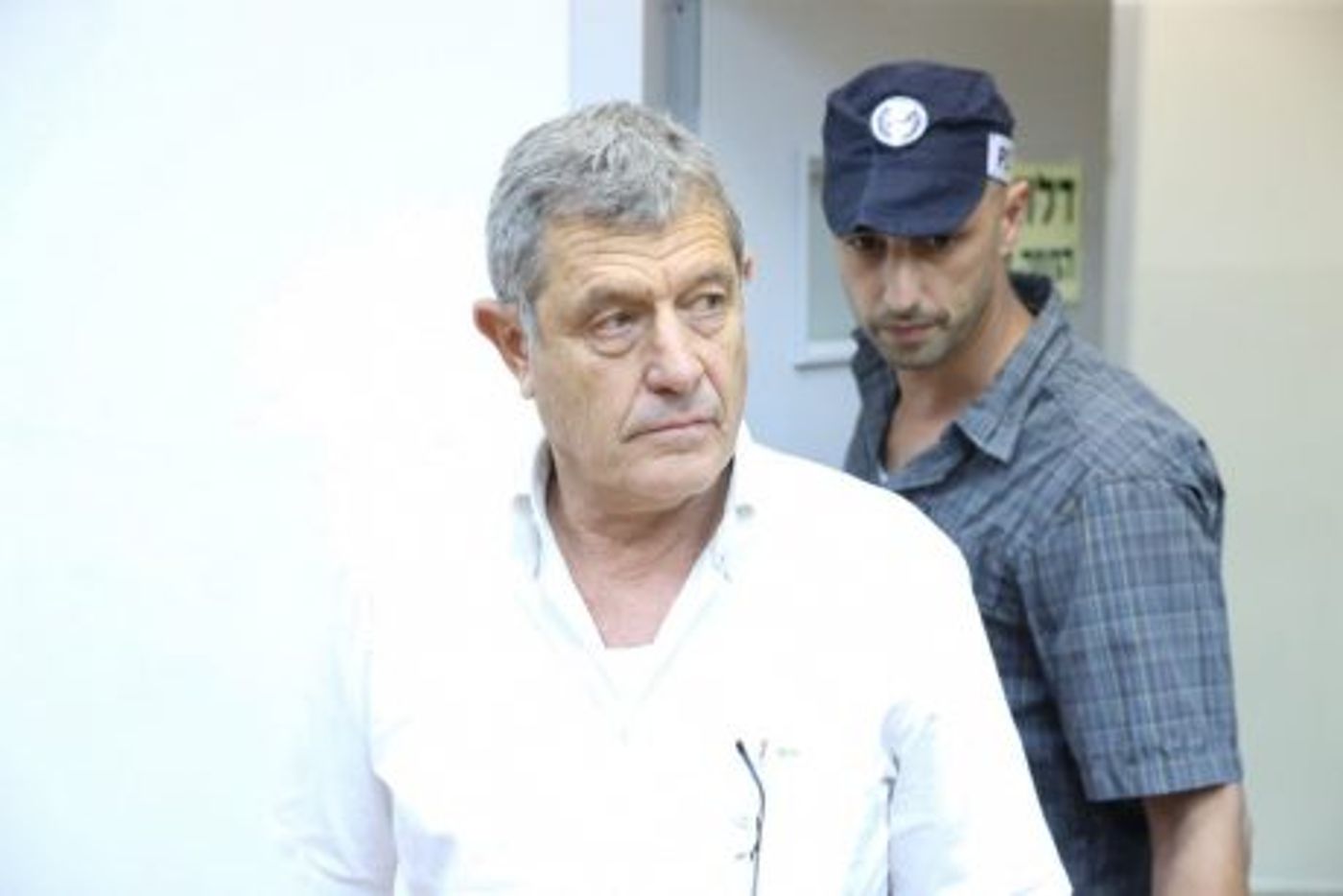 מחשב עם מידע רב נגנב מביתו של עד המדינה