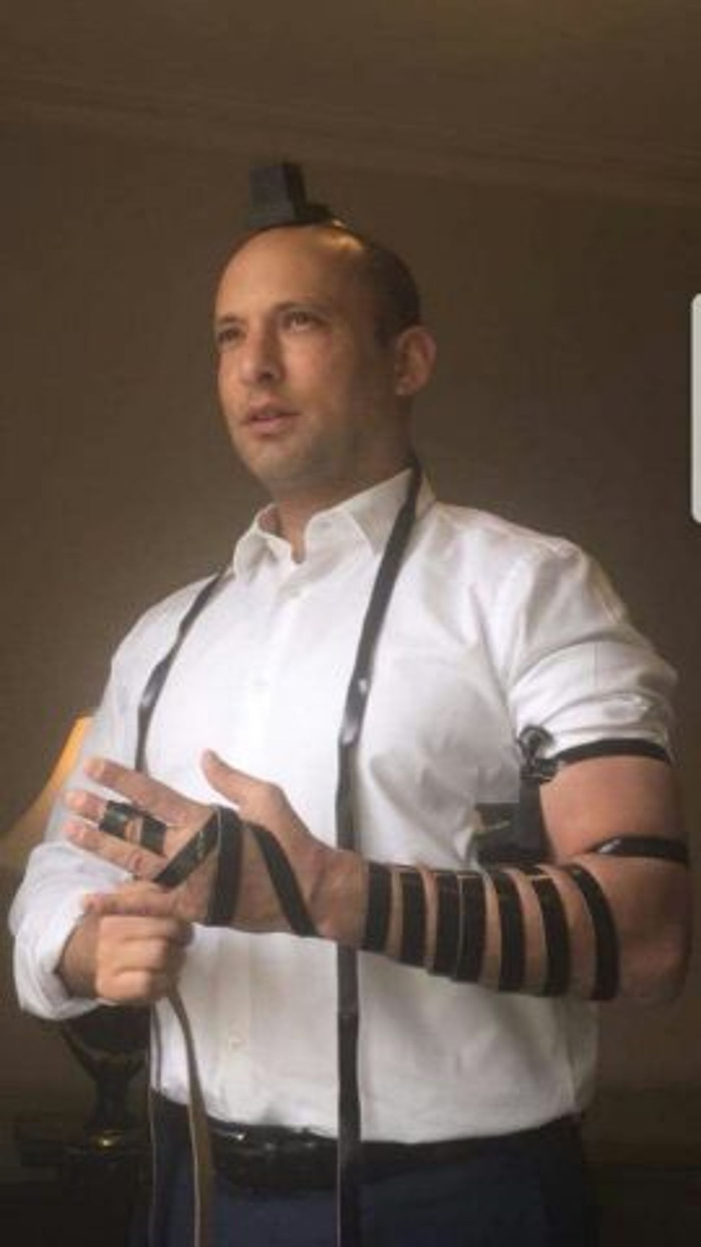 עברו את הגבול: ארץ נהדרת ביזו תפילין ועוררו סערה ברשת