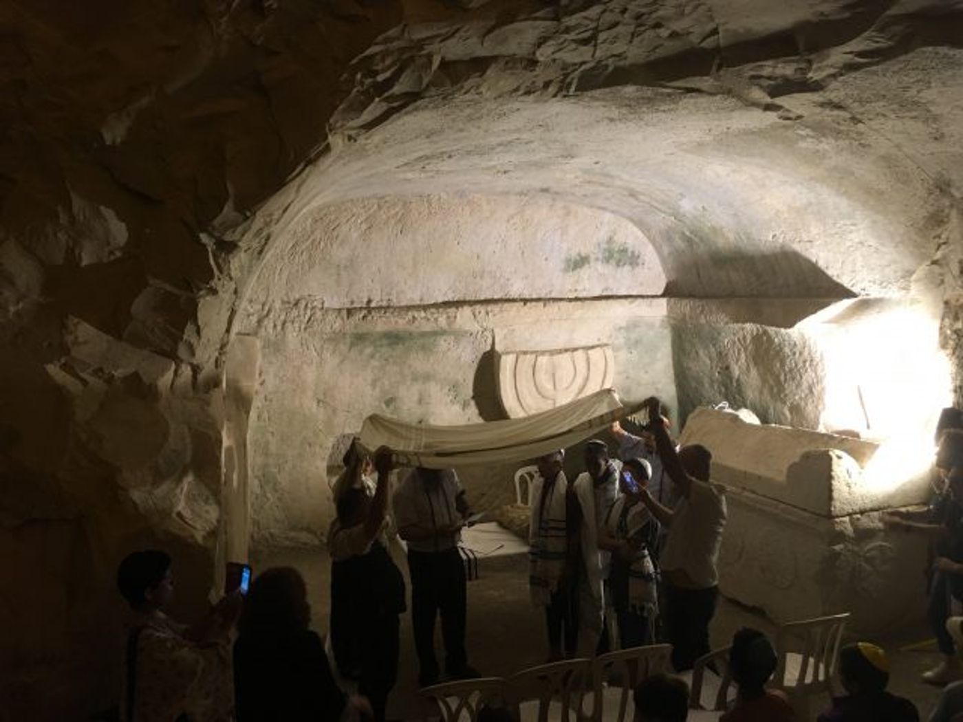בר מצווה בנוף אחר: קבלת עול מצוות בקברי התנאים