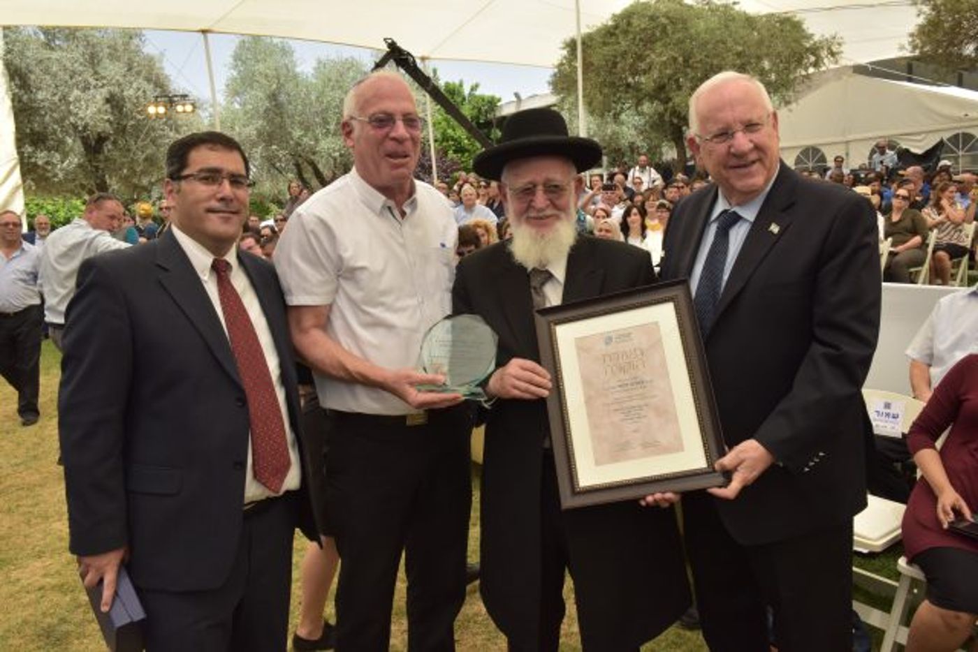 יעניק תעודות הצטיינות. נשיא המדינה ראובן ריבלין