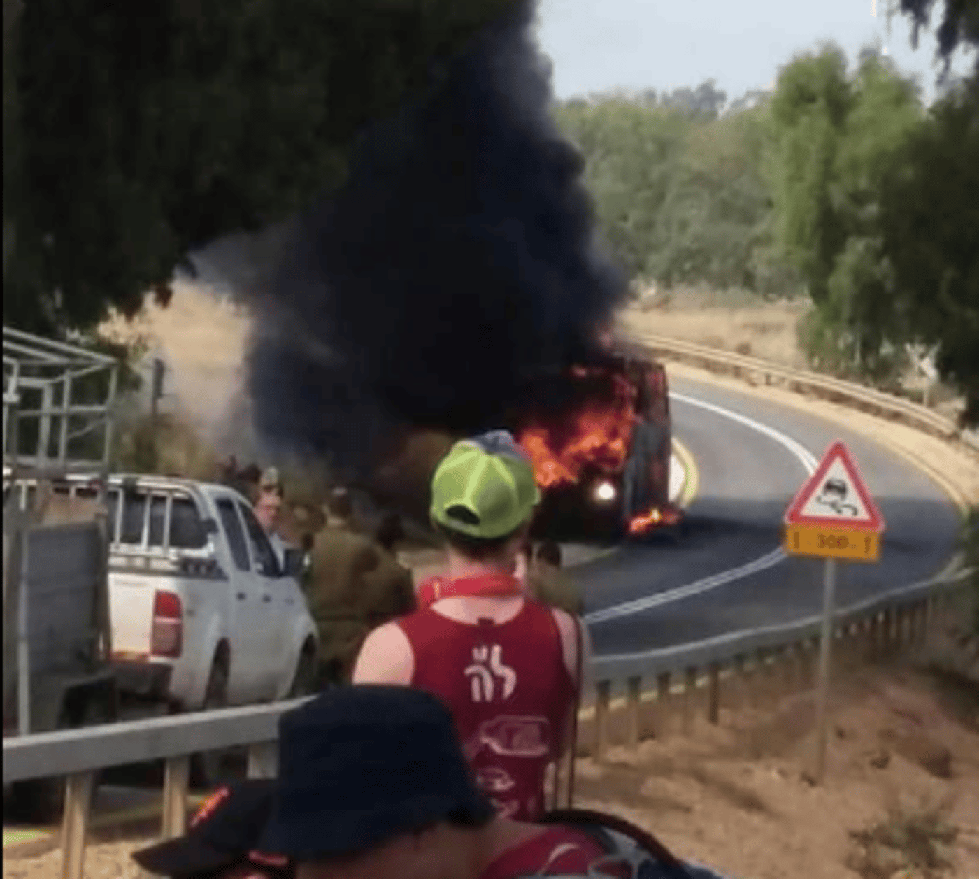(צילום מסך מתוך דף הפייסבוק של אורי שכטר)
