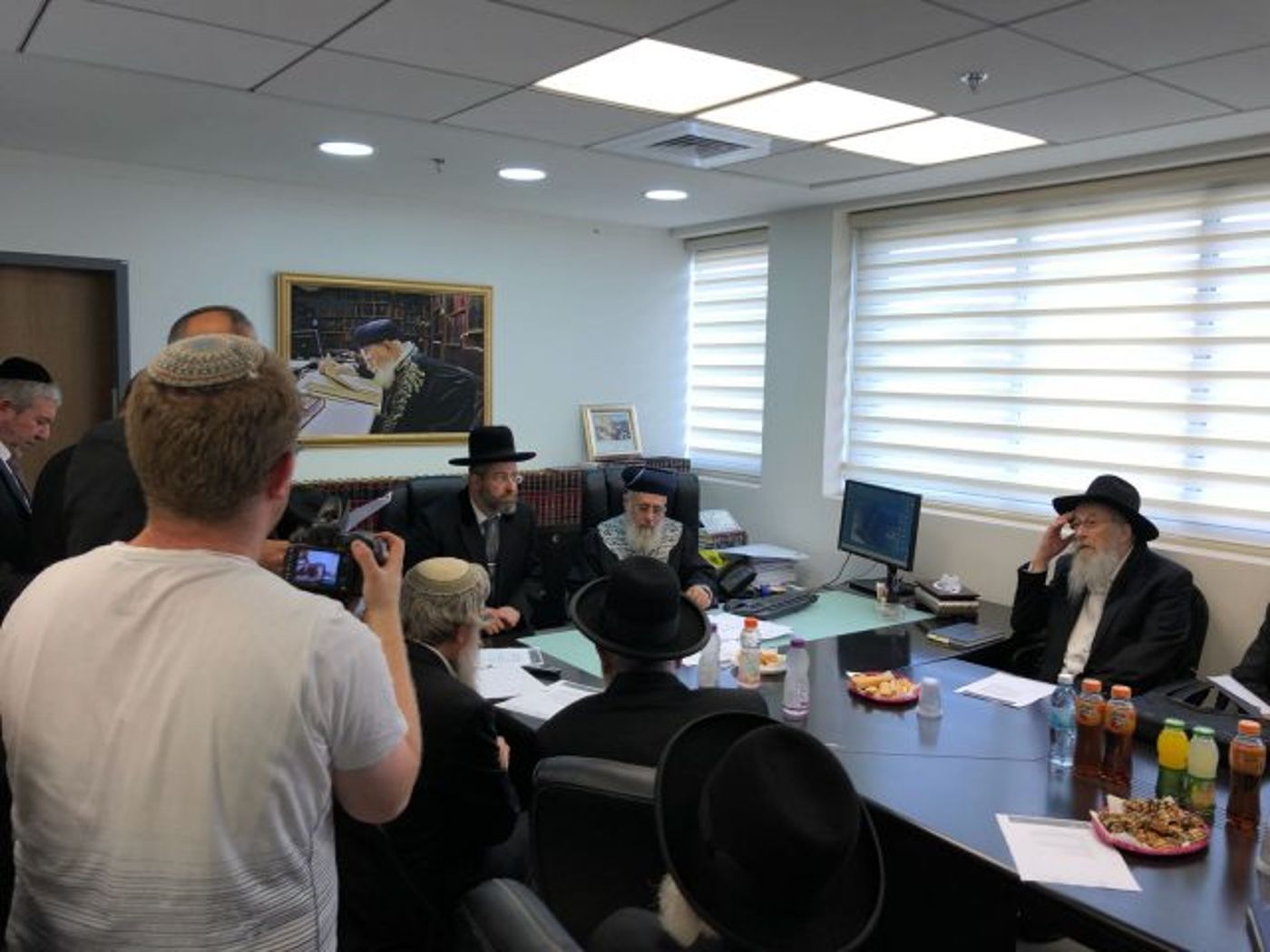 הרבנים הראשיים ורבנים סרוגים נגד ועדת ניסים