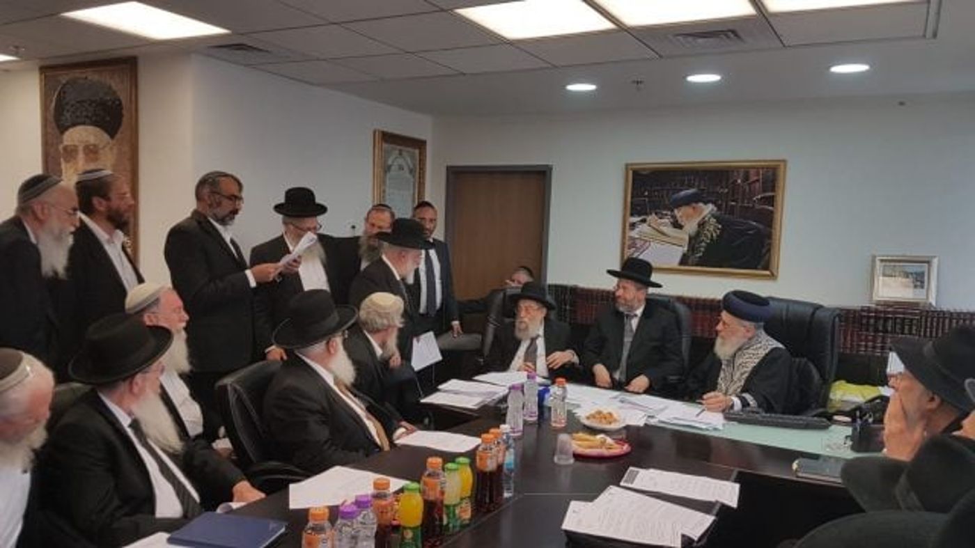 הרבנים הראשיים ורבנים סרוגים נגד ועדת ניסים
