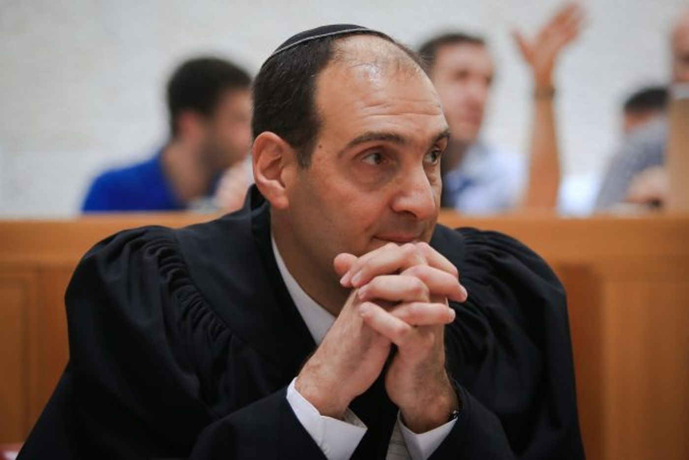 עו"ד ארנון מייצג חוק ההסדרה