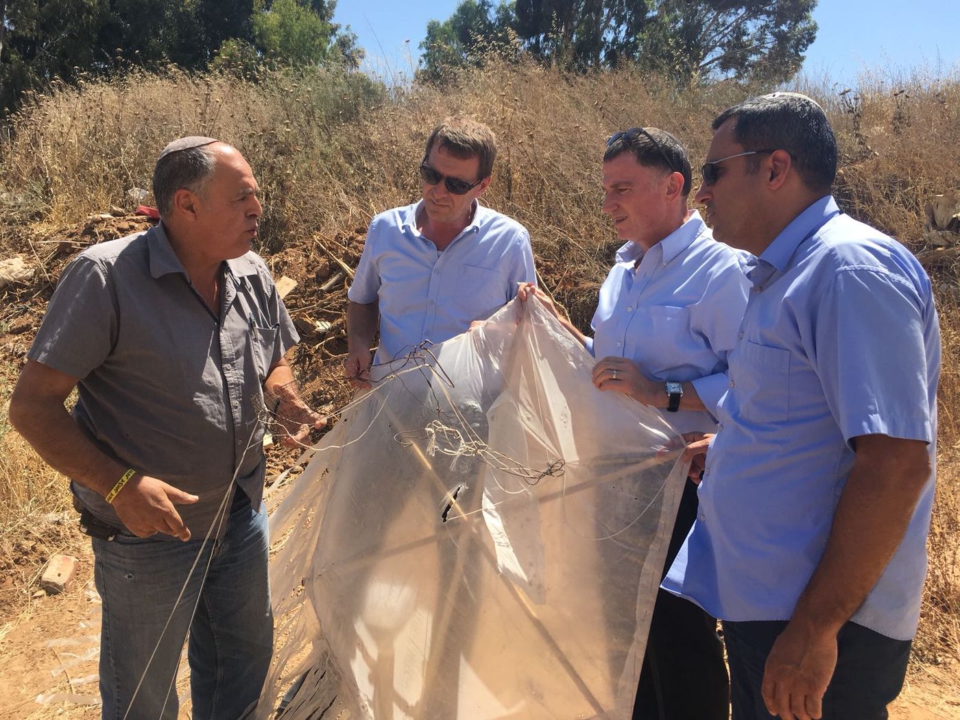 טרור העפיפונים: נתניהו הנחה לקזז כספי פיצויים מהפלסטינים