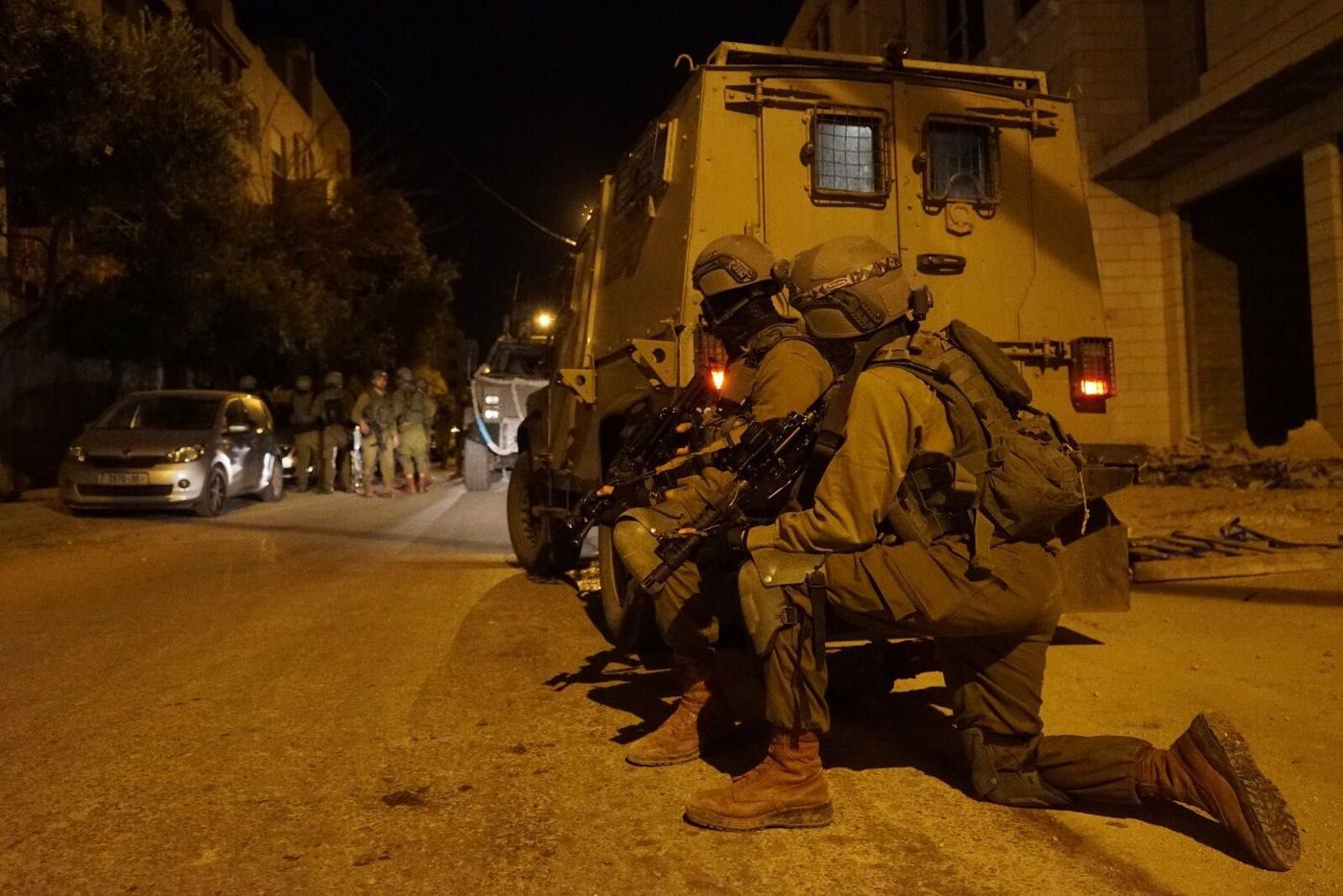 מאות פלסטינים יידו אבנים ובלוקים • חייל נפצע קל בשכם