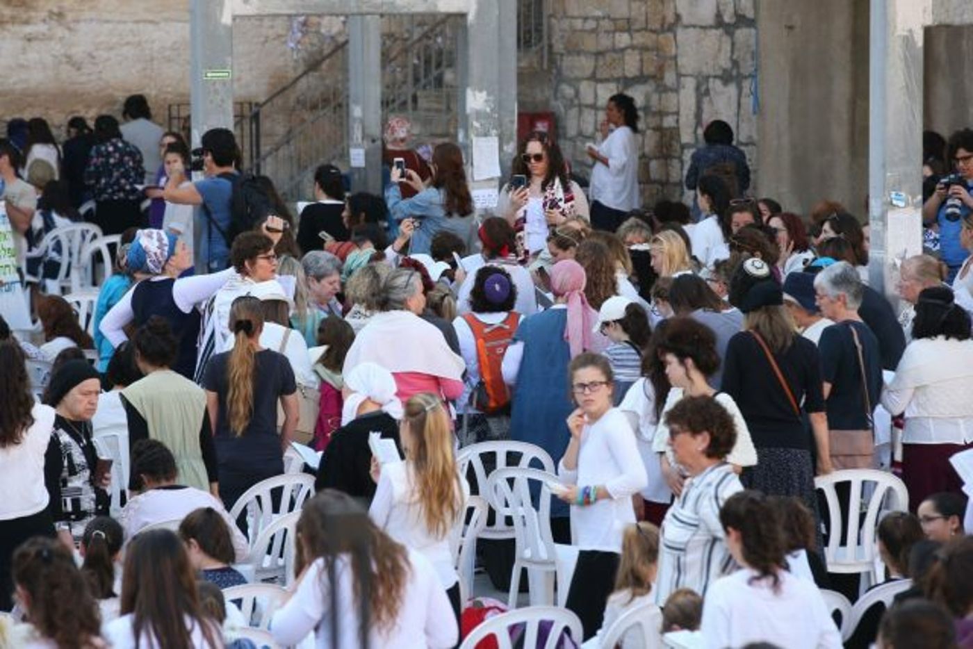 מהומת ענק בכותל: נשות הכותל פרצו לרחבת הנשים