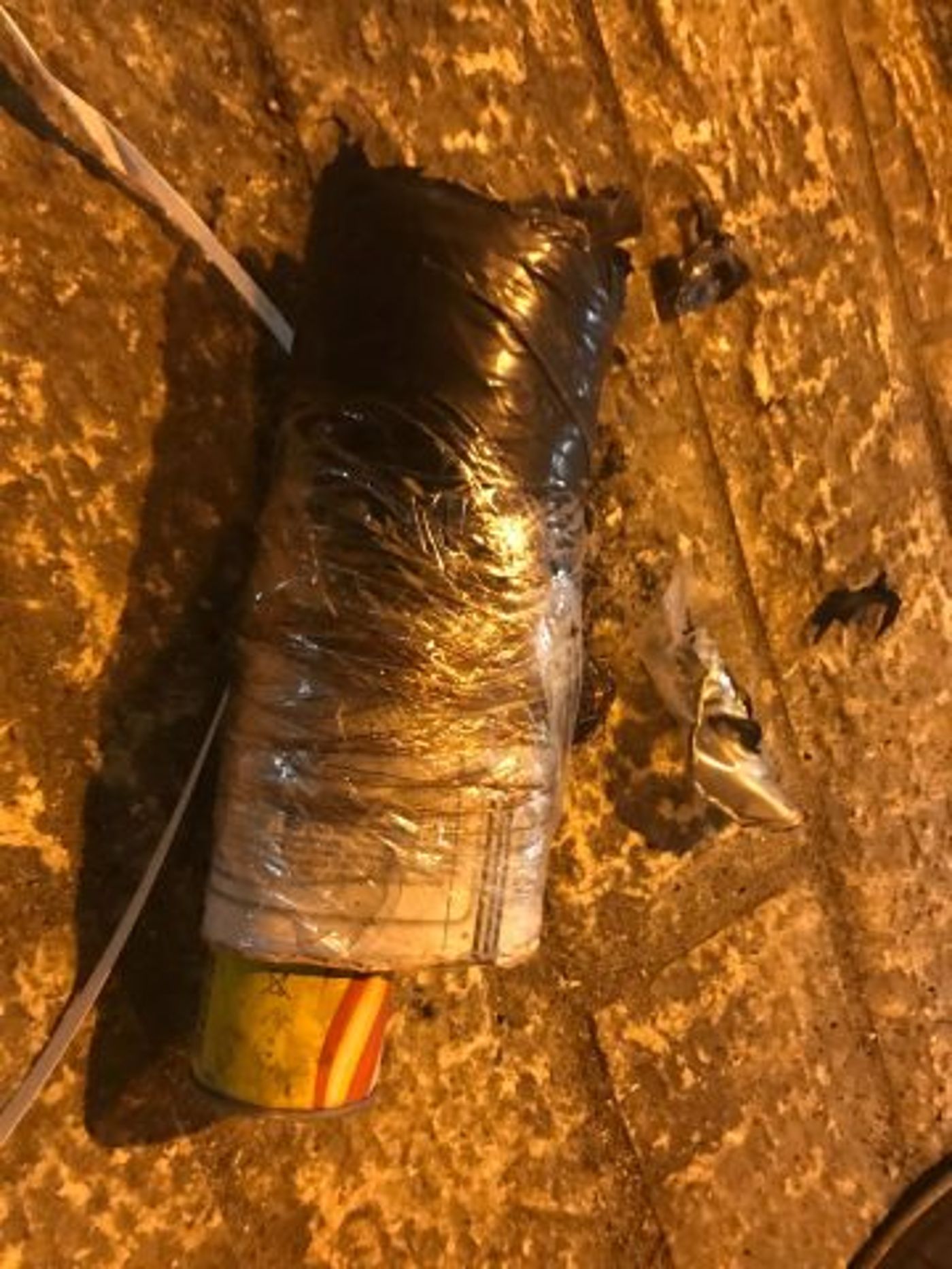 המטען המאולתר שהושלך לעבר הכוחות (קרדיט: דוברות המשטרה)