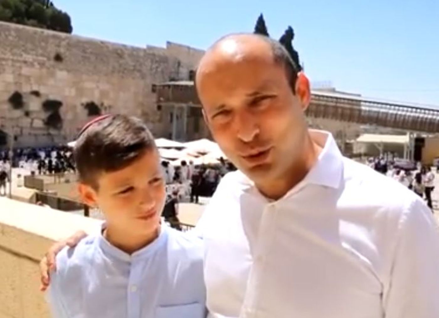 בלי הרצל: הבן של בנט חגג בר מצווה בכותל. צפו