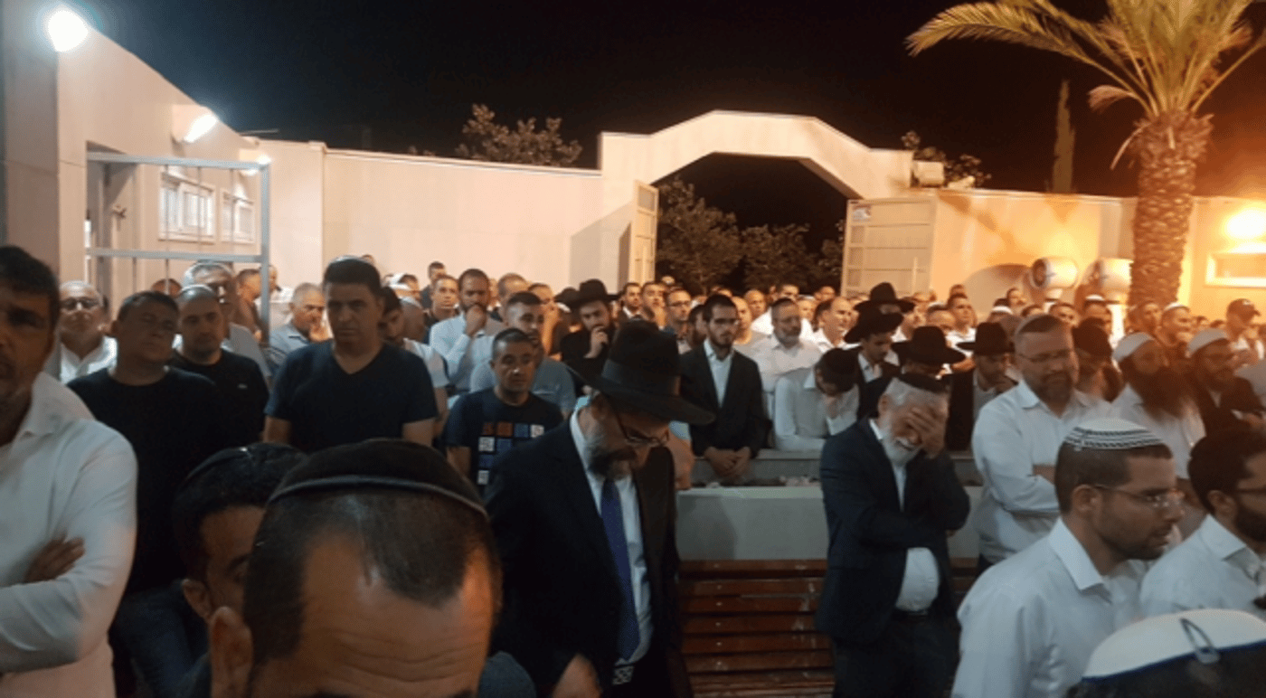 אלפים ליוו למנוחות את בתו של ראש הישיבה. תיעוד