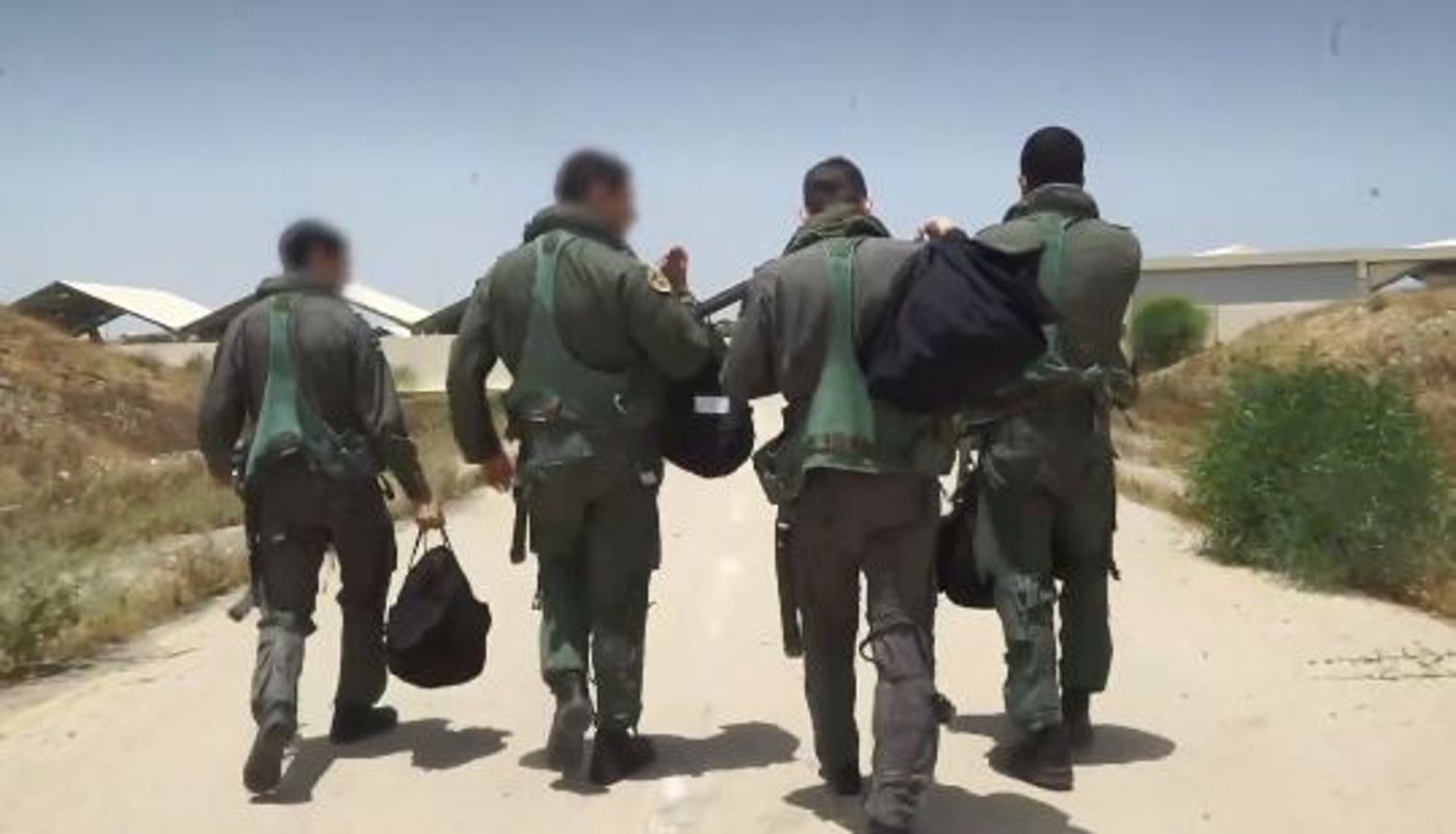 מרגש: הטייס בן ה- 93 נפגש עם הטייסים החדשים. צפו