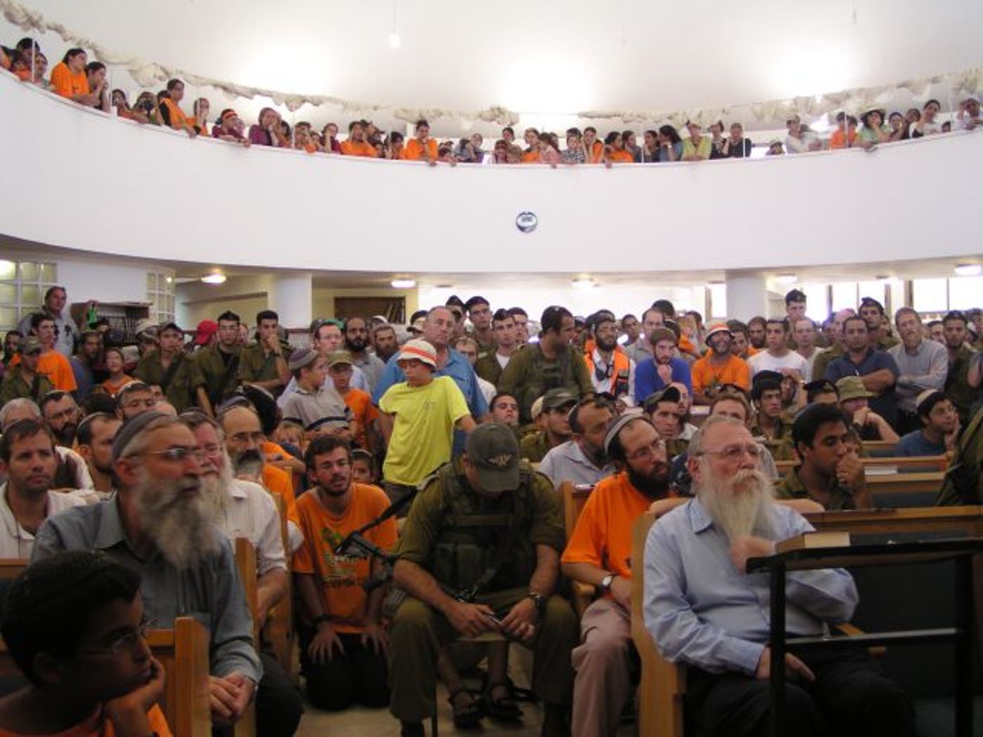נולדו לתוך הטרגדיה: ילדי הגירוש חוגגים בר מצווה