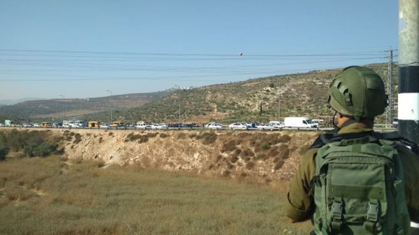 מעצרים ובידוקים.(קרדיט: דו"צ)