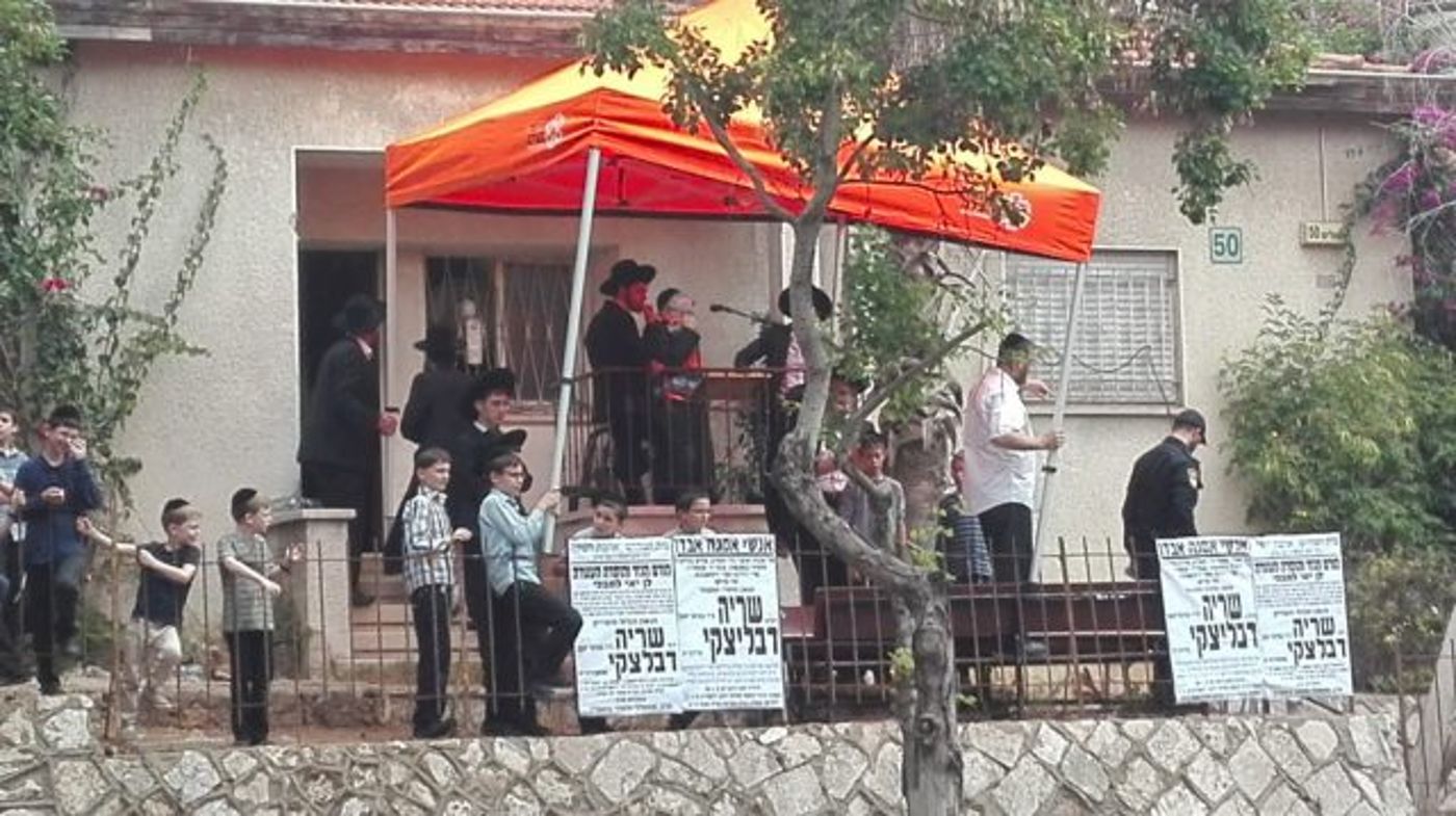 צפו: אלפים בהלווית הרב שריה דבליצקי זצ"ל