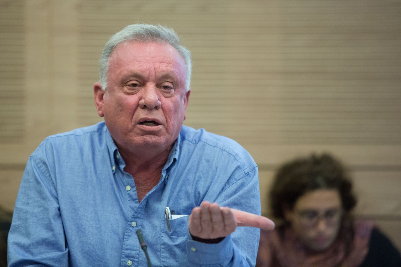 במחנה הציוני מתנערים מברושי: "התנהגות מבישה"