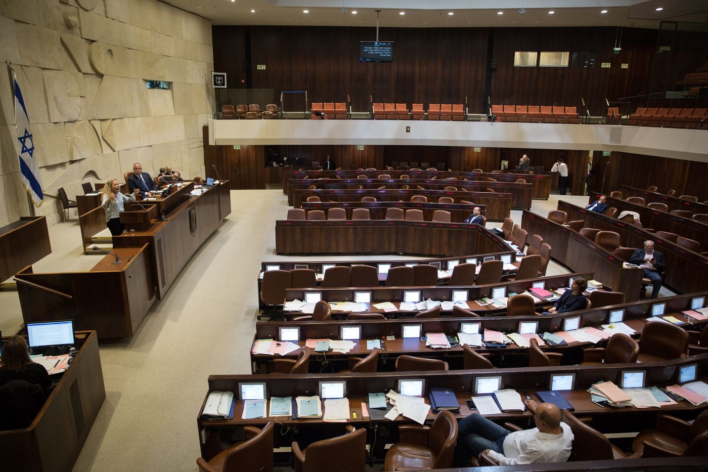 רק 24 ח"כים הגיעו לדיון במחאה על חוק הלאום