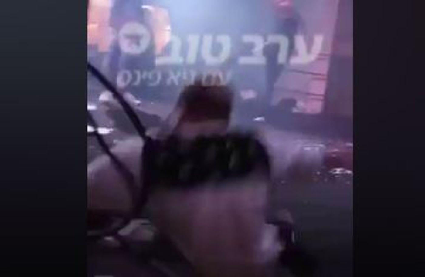 צפו: הרגע בו סטטיק נפל בהופעה ושבר את הצלעות