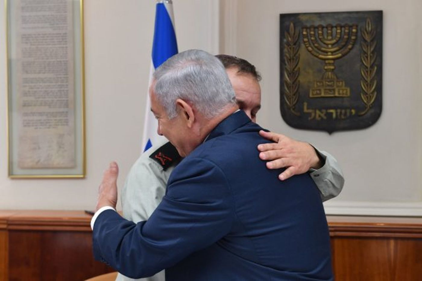 חיבוק אמיץ. נתניהו נפרד מטולדנו