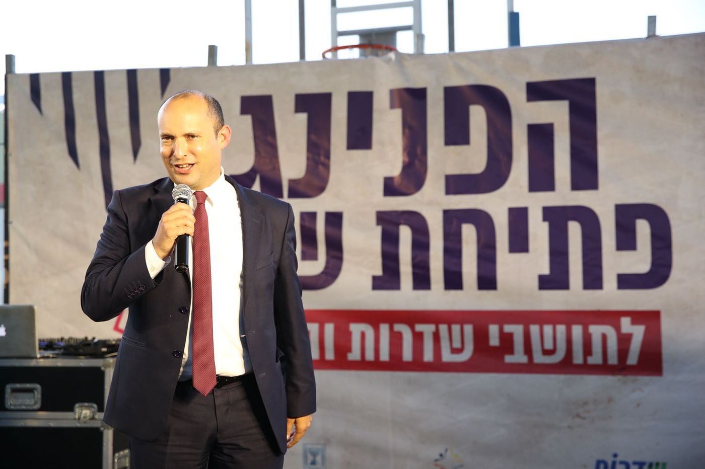 מסר לאויב • בנט בשדרות: "את רוח העיר לא תוכלו לשבור"