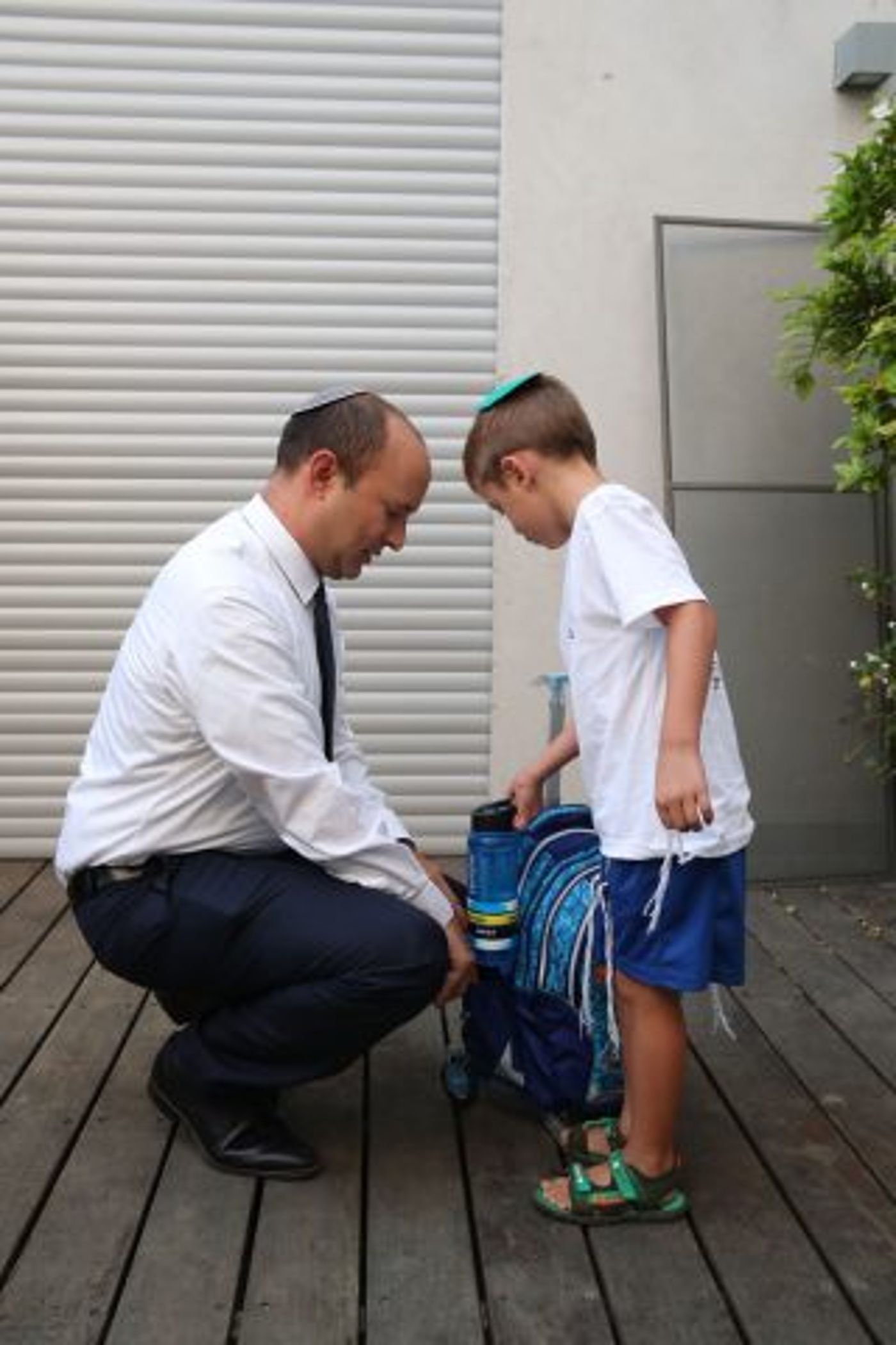 גלריה: משפחת בנט פותחת את שנת הלימודים. צפו