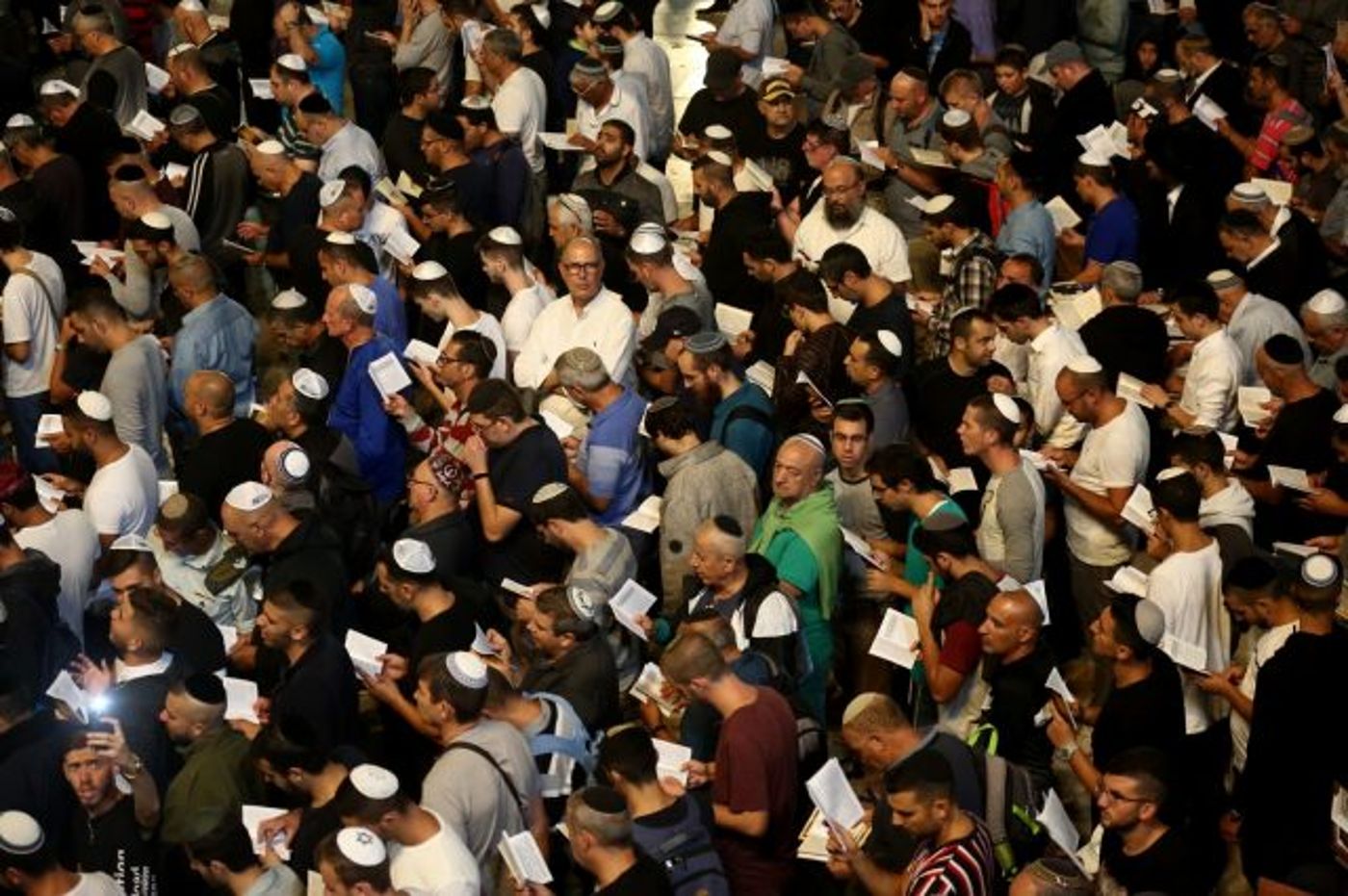 גלריית ענק: עשרות אלפים באירוע הסליחות בכותל