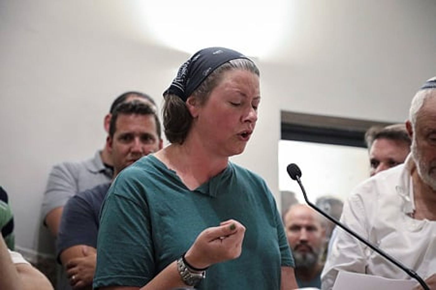 "כבר לא שמע": אלמנתו של ארי פולד משחזרת את האסון