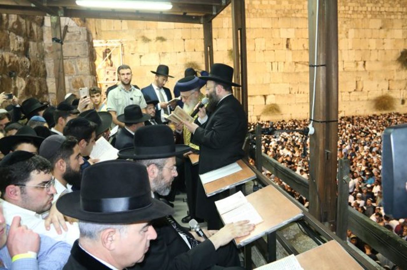 חודש הרחמים והסליחות: מעל מיליון איש הגיעו לכותל