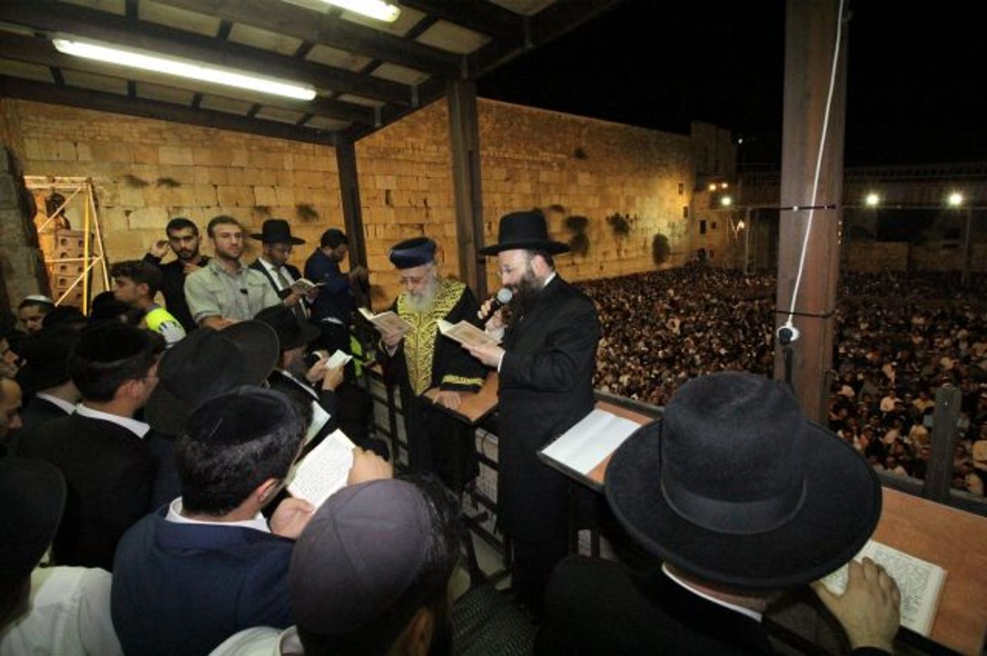 חודש הרחמים והסליחות: מעל מיליון איש הגיעו לכותל