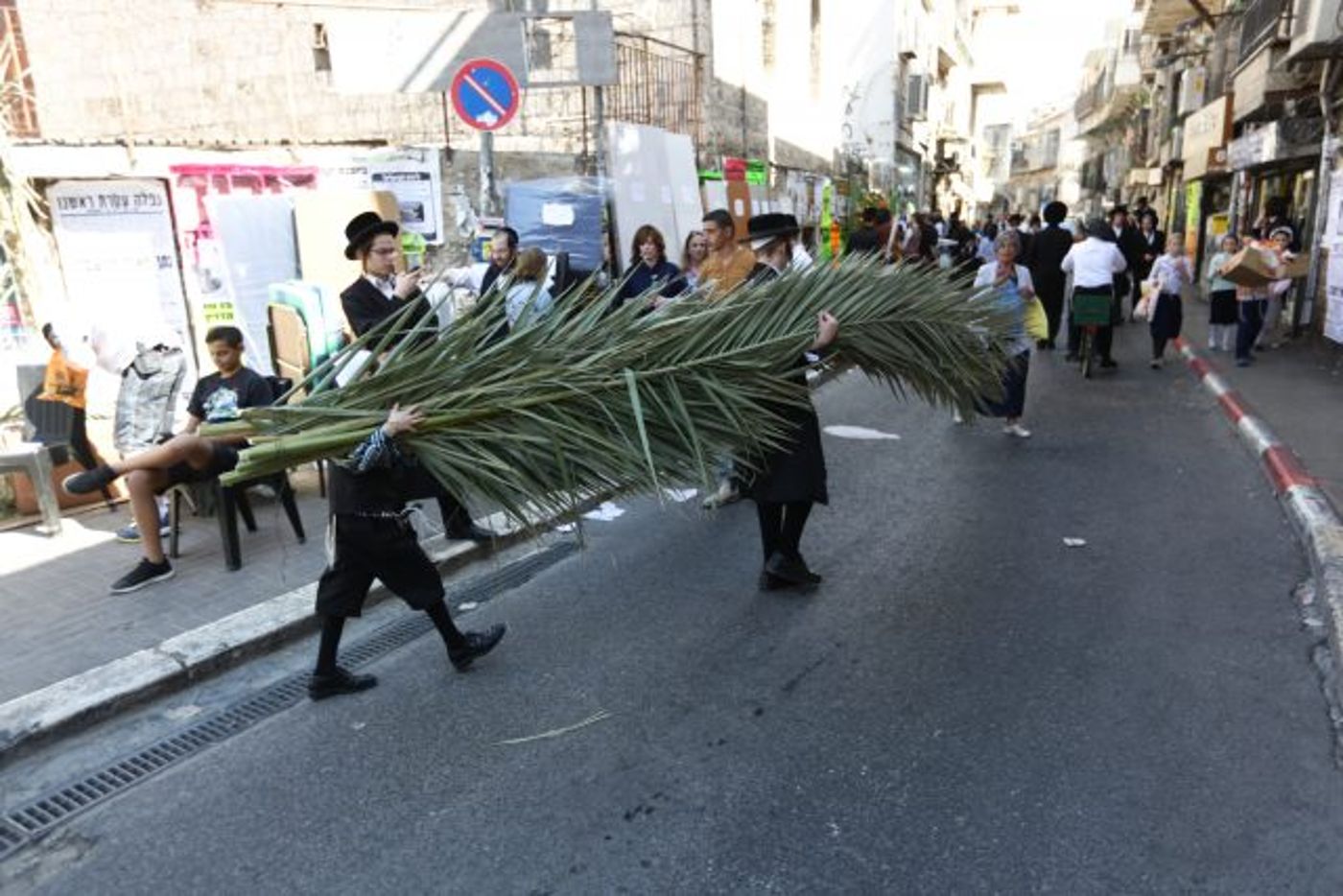 גלריה • 4 המינים ובניית סוכה: ההכנות לחג בירושלים