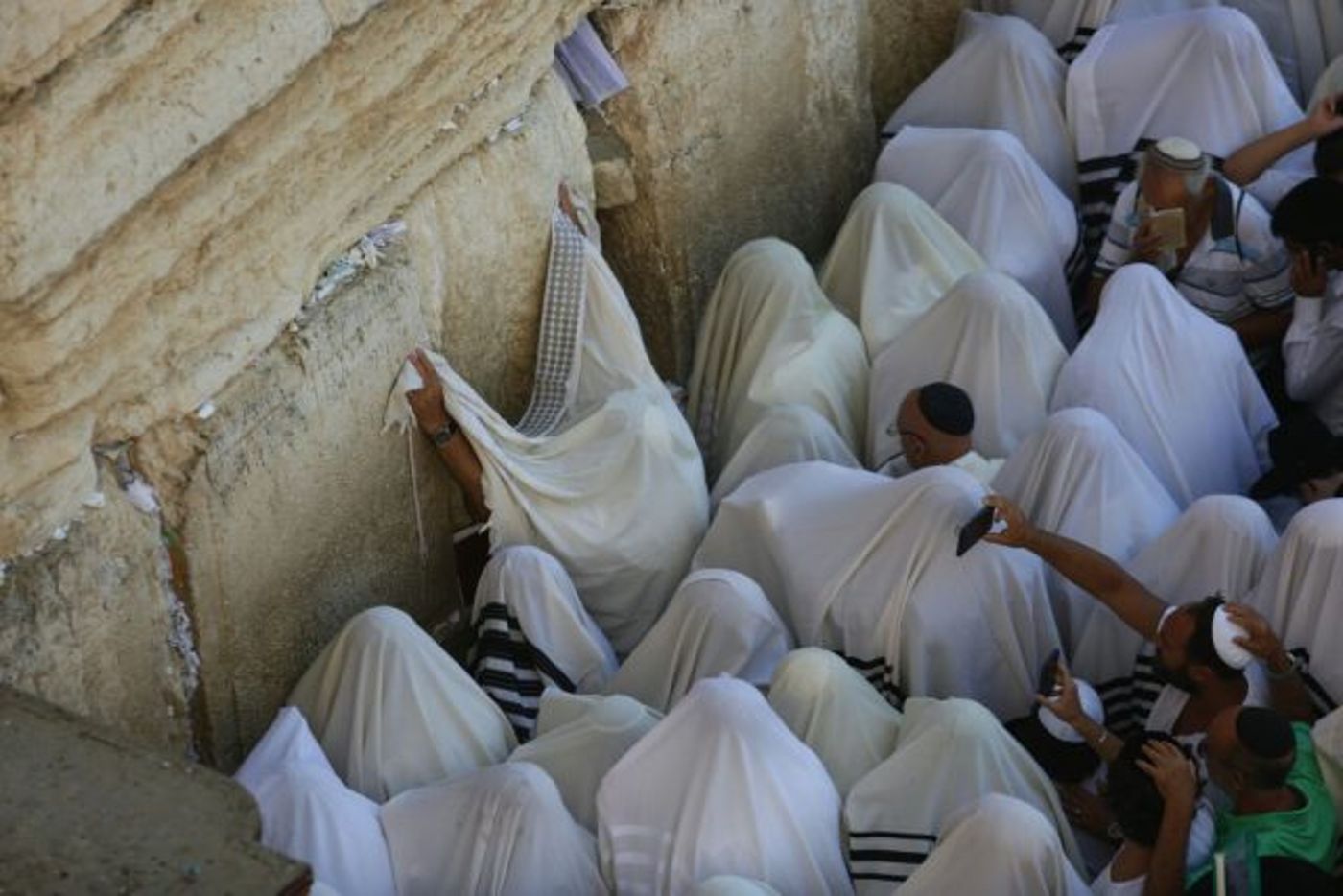 רבבות בברכת הכהנים בכותל המערבי • גלריה