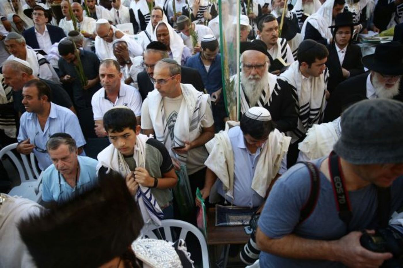 רבבות בברכת הכהנים בכותל המערבי • גלריה