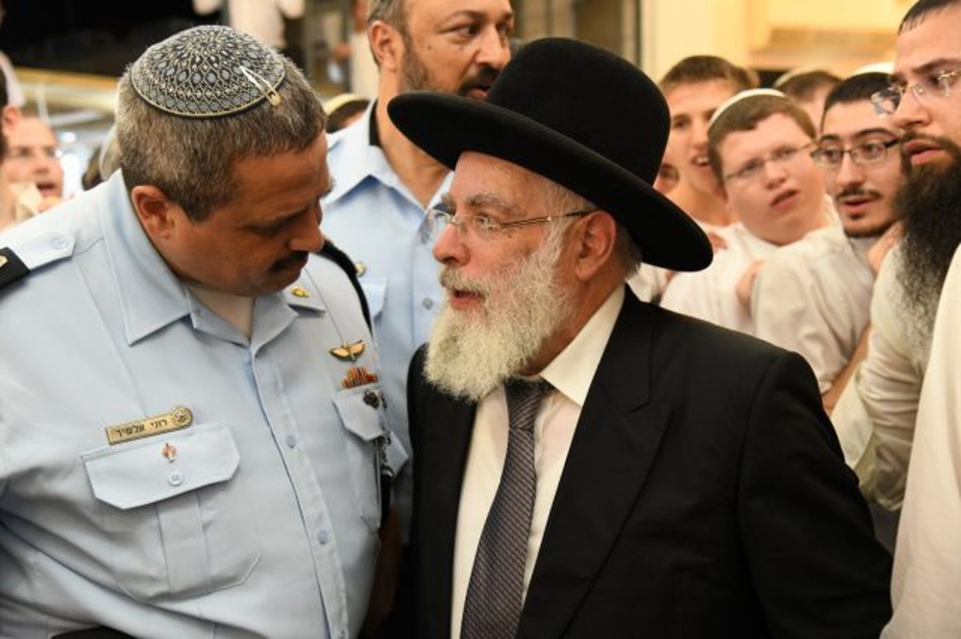 גלרית ענק: שמחת בית השואבה ב'מרכז הרב'. צפו