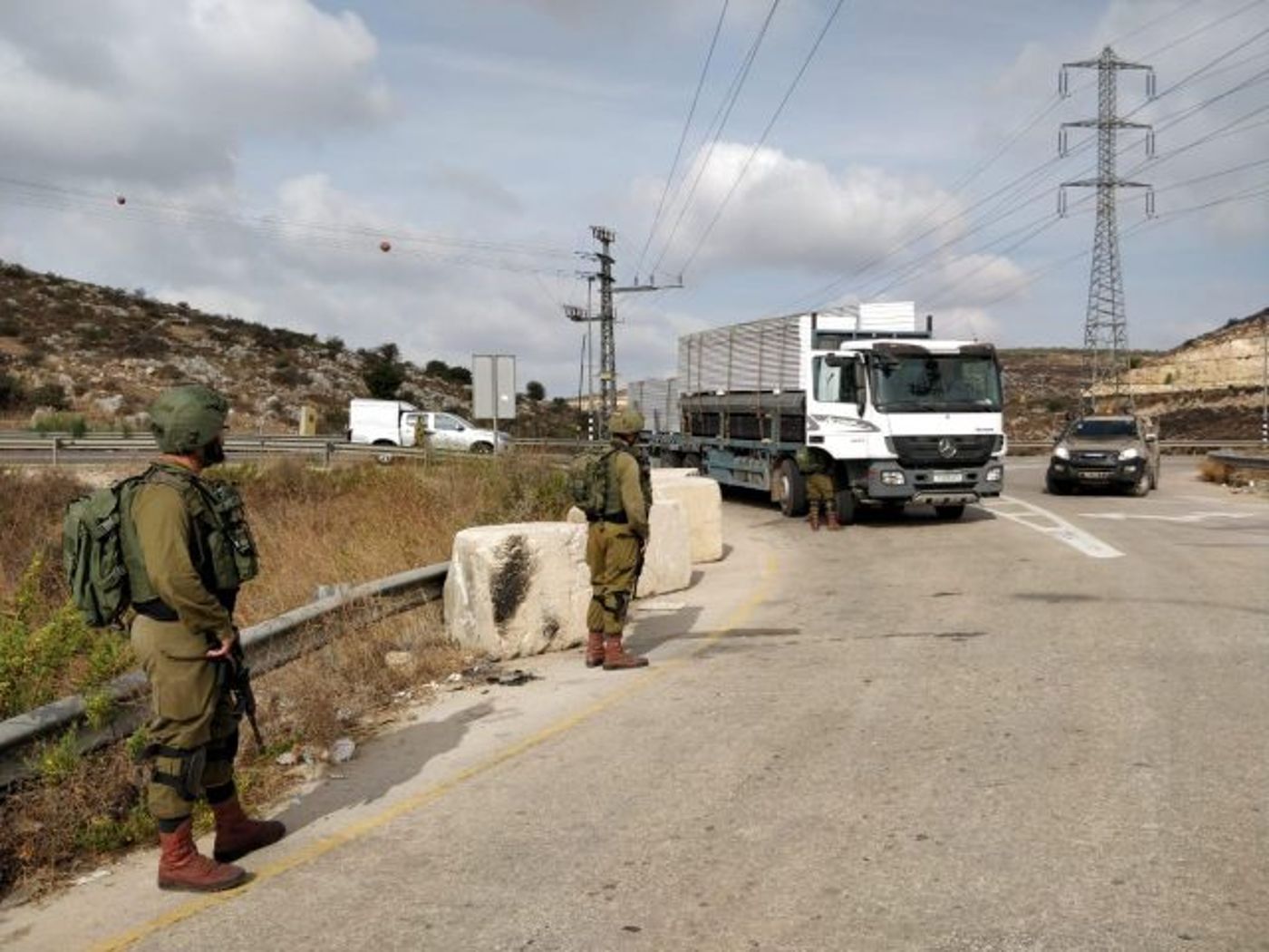 תיעוד: המצוד אחרי המחבל החמוש מהפיגוע בברקן