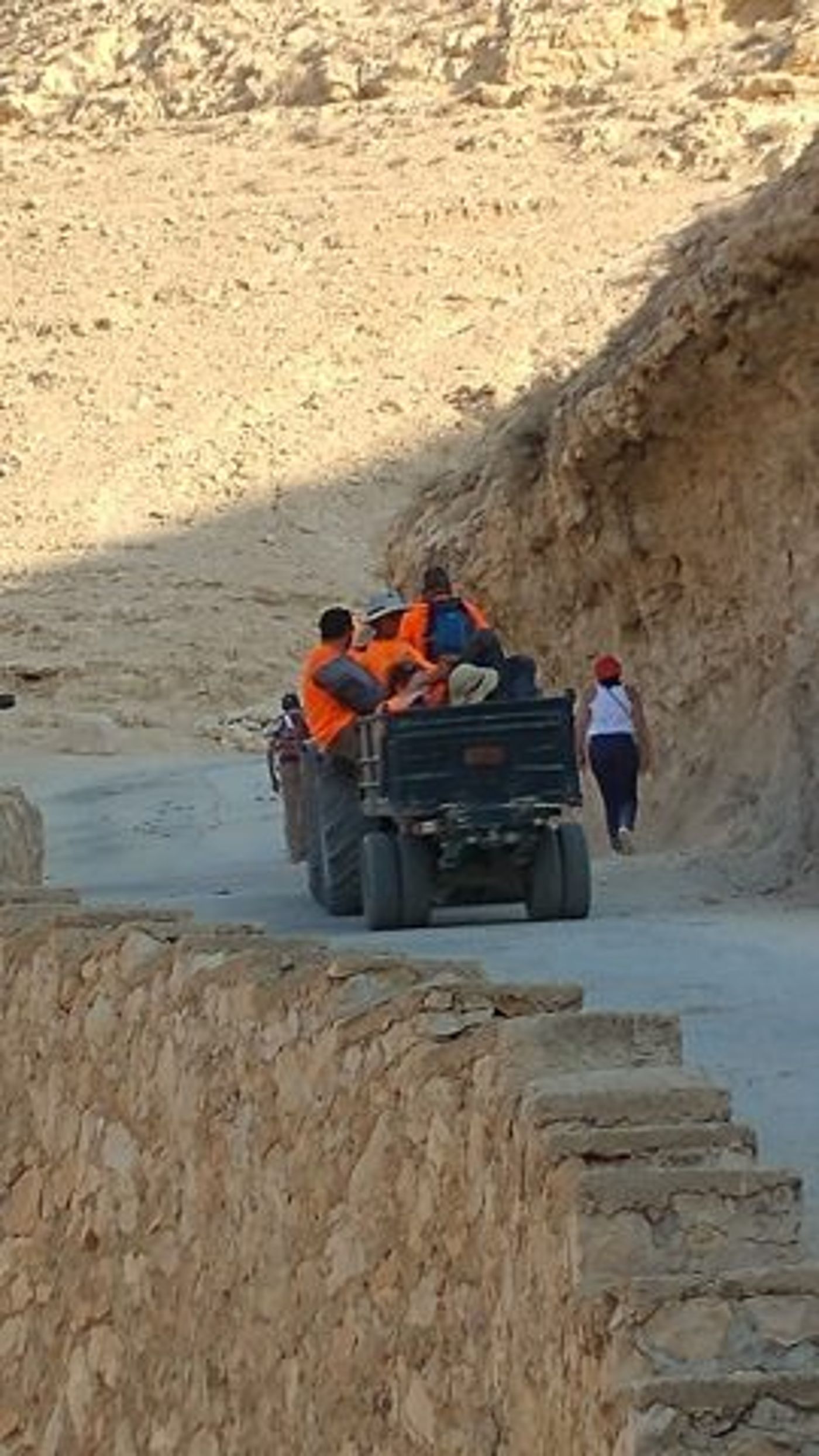 ובהמשך לטרקטורון של הנזיר