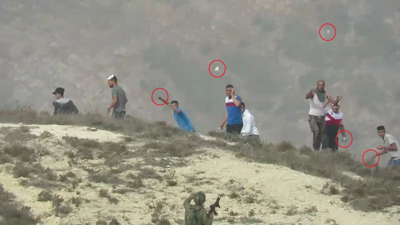 תיעוד: פלסטינים תקפו חיילים ליד יצהר; אחד נורה ונפצע
