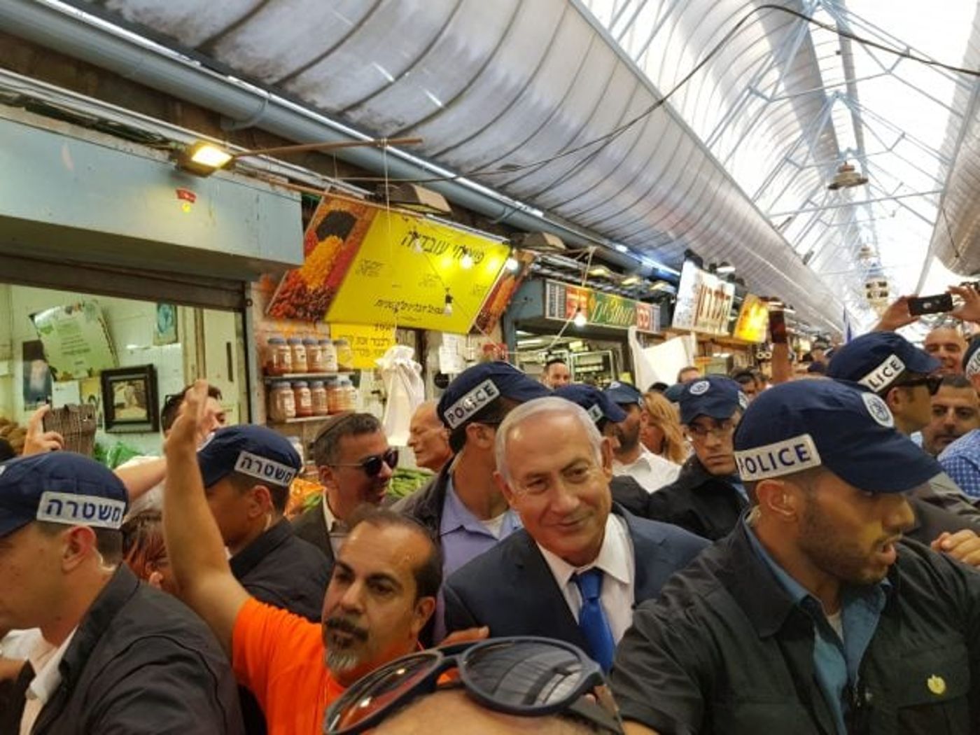 צפו: אלקין ונתניהו הגיעו לסיור בחירות במחנה יהודה