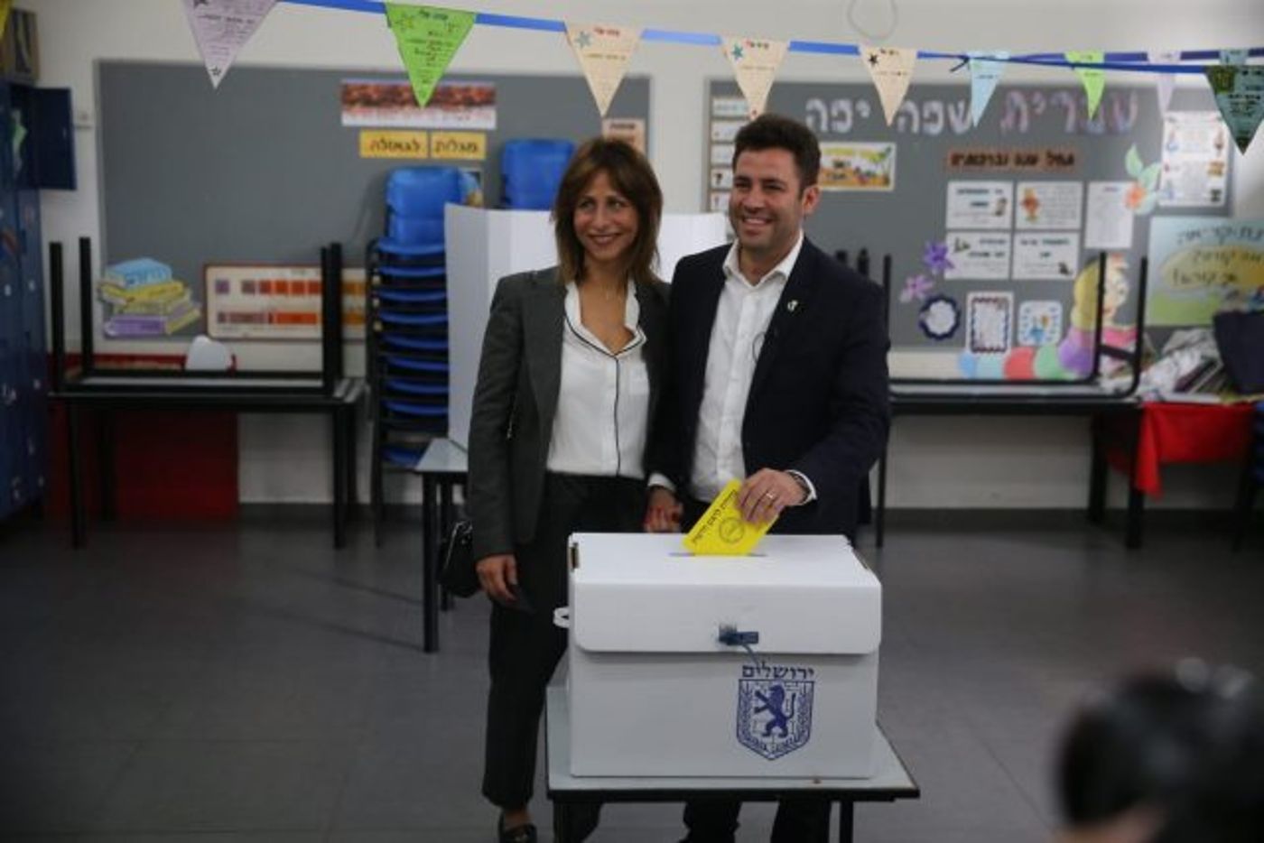 הזוג ברקוביץ מצביע בקלפי
