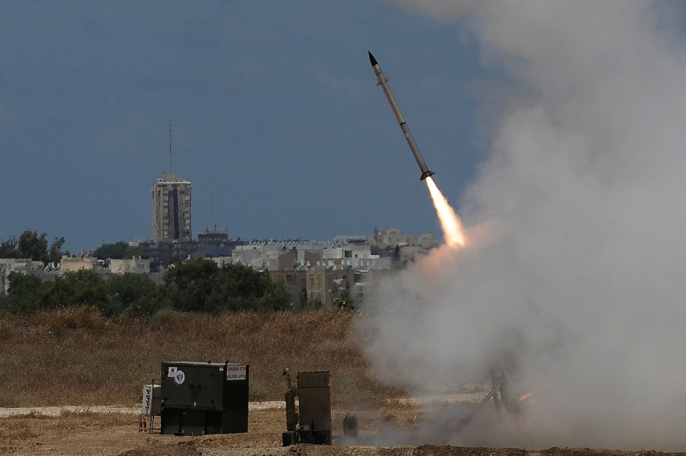 שו"ת: מה עושים כשיש אזעקה באמצע עמידה?