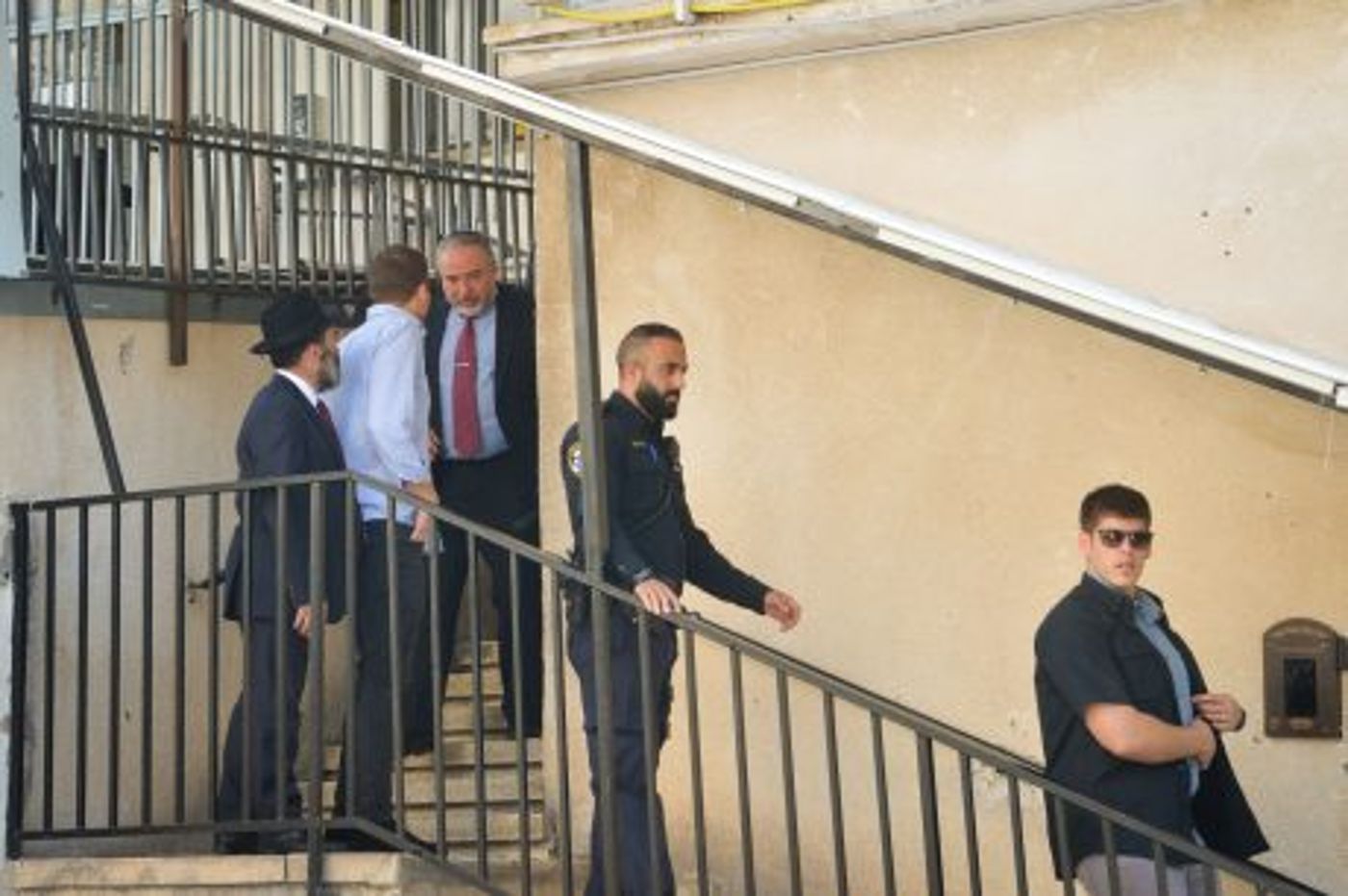 תיעוד: ליברמן ביומו האחרון בתפקיד, אצל הרב קנייבסקי