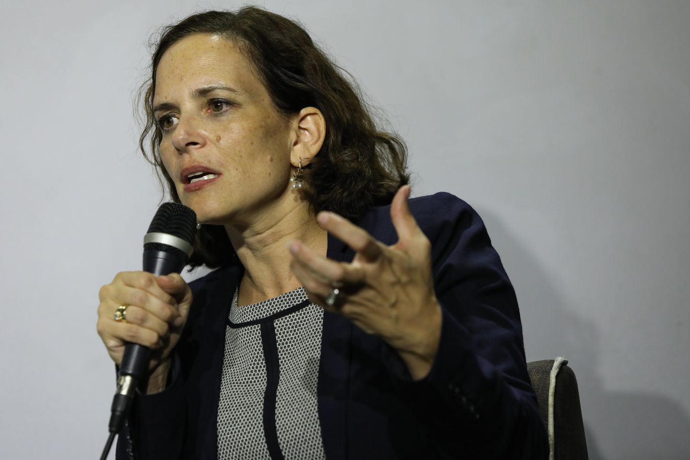 עזריה: למה נשים שלומדות תורה לא מקבלות סיוע?