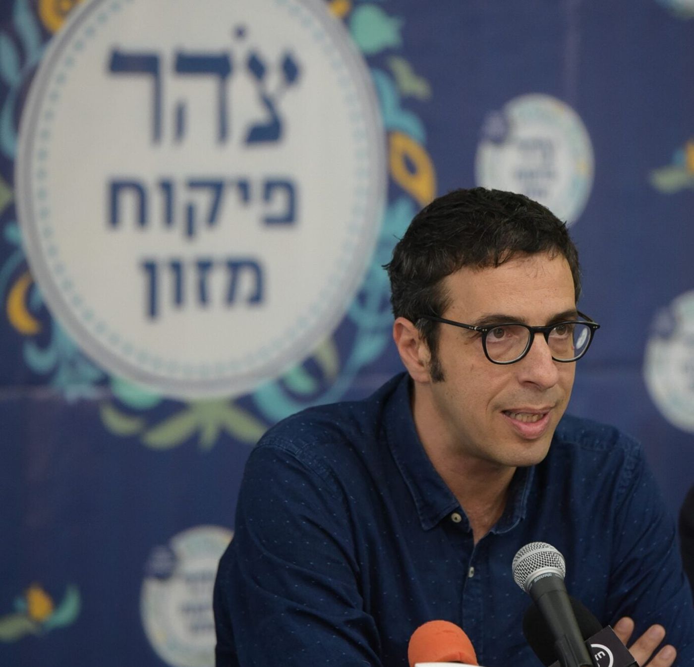 הנתונים: "בוחרים בכשרות רבנות,לא בארגונים פרטיים"